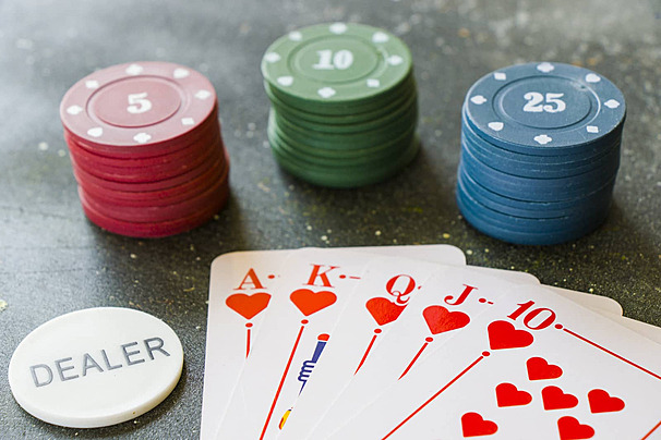 Khám Phá Những Điều Thú Vị Khi Chơi Bài Xì Dách Hoàng Gia Nhà Cái Rik88